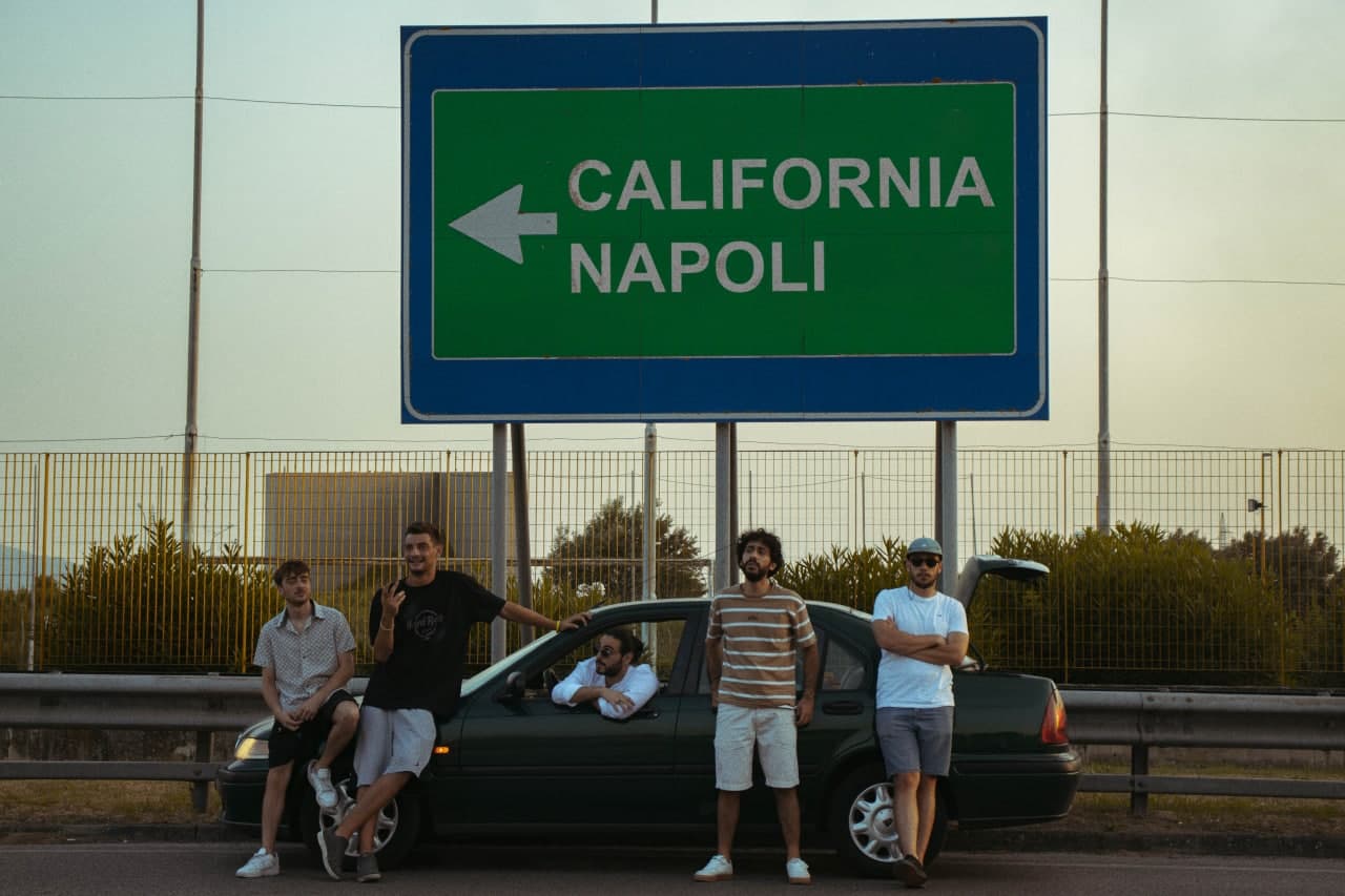 Ugo Crepa, Luca Notaro e Calmo, pubblicano il nuovo singolo “California-Napoli”