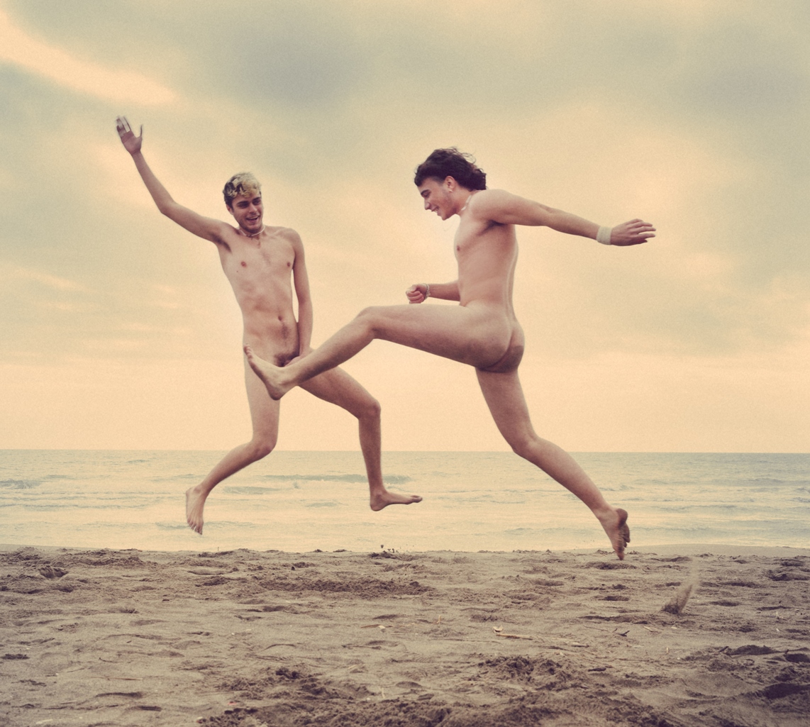 “Nudi in spiaggia” è il singolo di debutto per era505