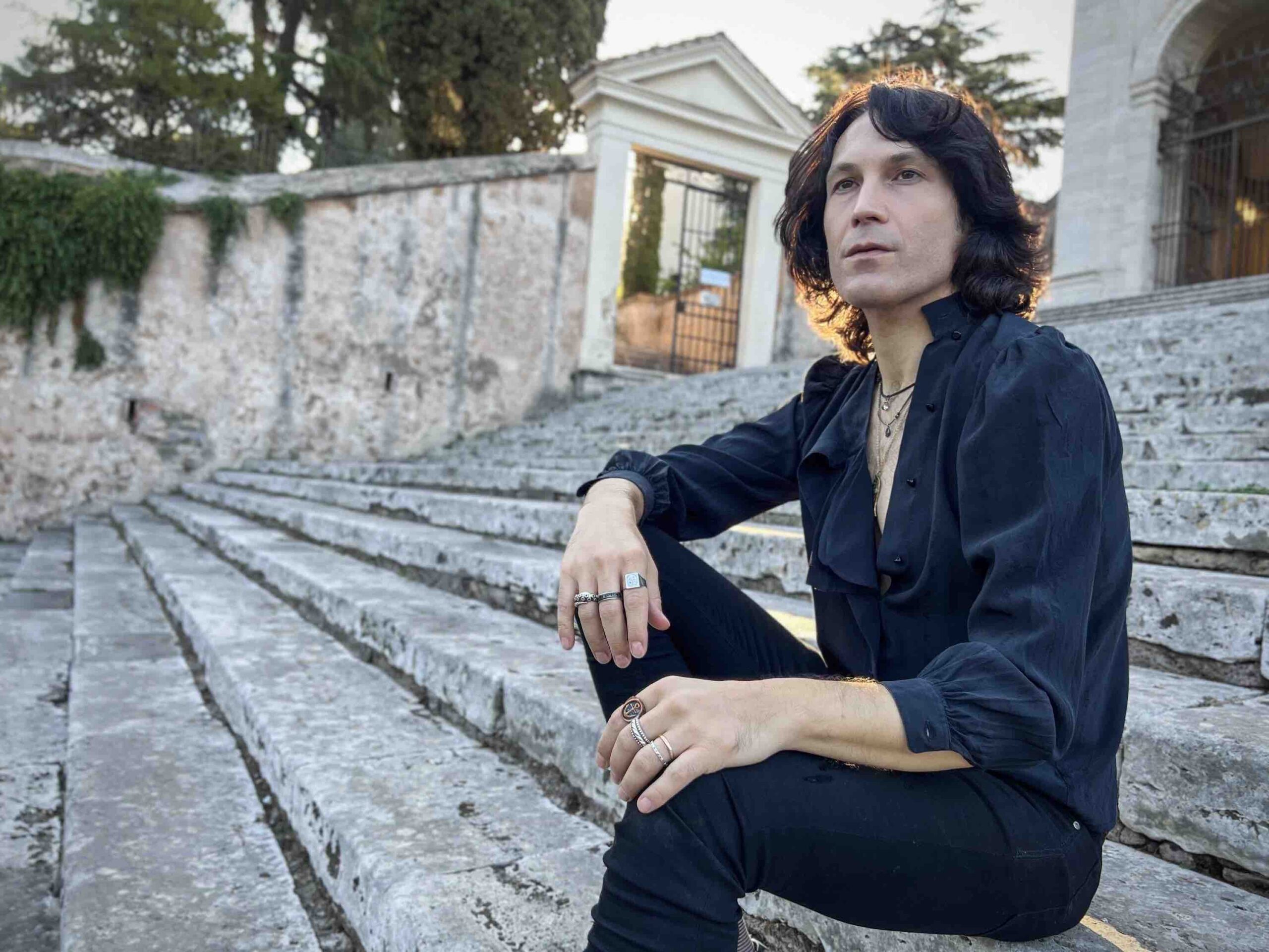 Mauro Di Maggio in radio e in digitale “Davanti a me” il nuovo singolo del cantautore romano
